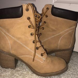 Tan combat boot heels